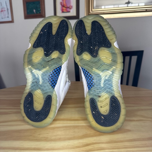 Jordan 11 Retro Low Legend Blue Size 6Y 528896-117 - Picture 5 of 6